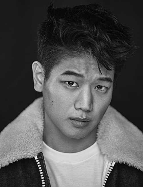 Ki Hong Lee